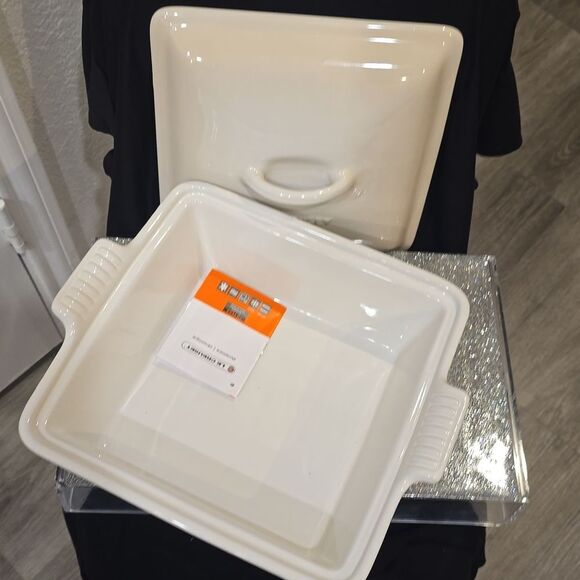 Le Creuset Heritage 2.5QT Covered Square Casserole- Meringue - Picture 7 of 7